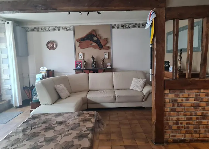 Ouillypontain Semesterbostad